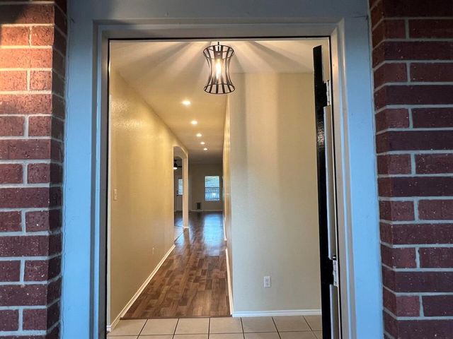 137 Salado DR, Kyle, TX 78640