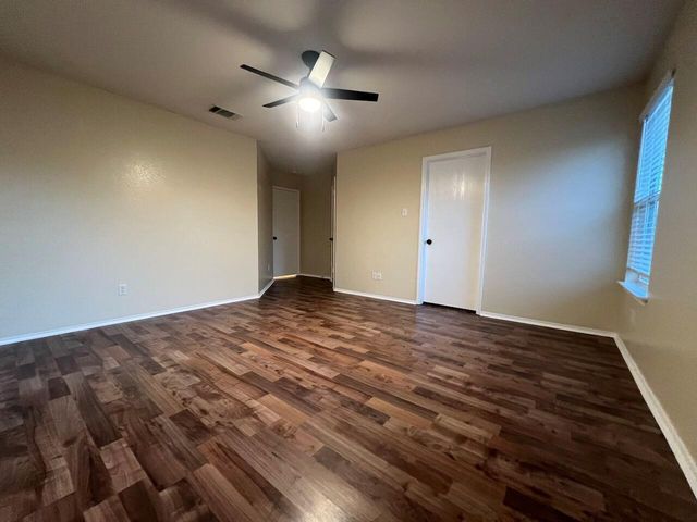 137 Salado DR, Kyle, TX 78640