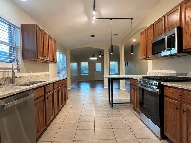 137 Salado DR, Kyle, TX 78640