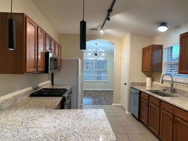 137 Salado DR, Kyle, TX 78640