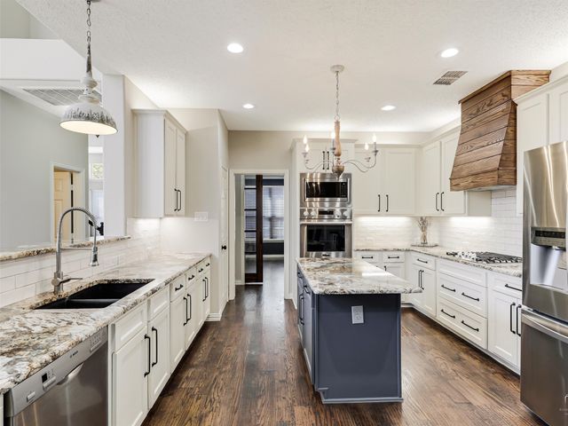 1301 Winston Drive, Mckinney, TX 75072