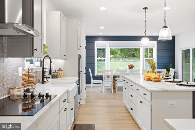 2025 SNYDERSBURG RD, Westminster, MD 21157