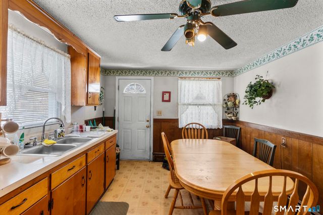 704 Franklin Avenue, Hartford, CT 06114