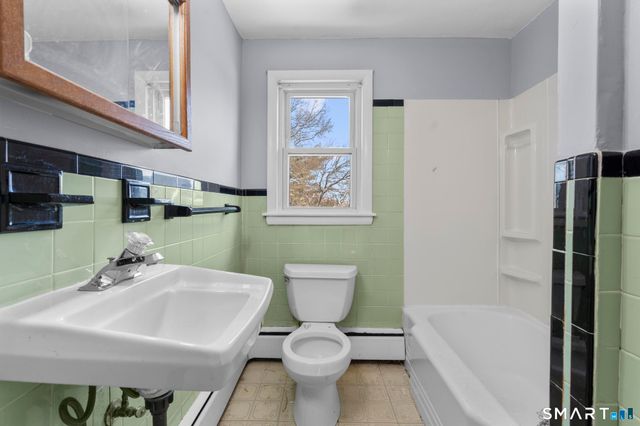 704 Franklin Avenue, Hartford, CT 06114