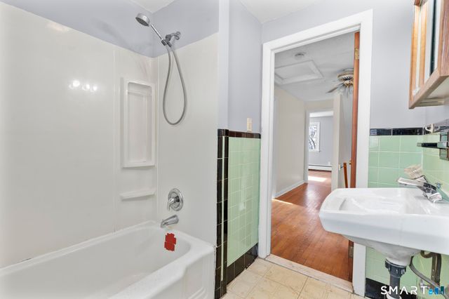 704 Franklin Avenue, Hartford, CT 06114