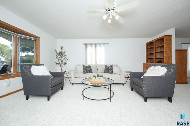 603 W 7th St Street, Dell Rapids, SD 57022