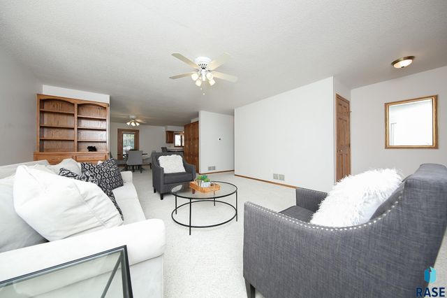 603 W 7th St Street, Dell Rapids, SD 57022