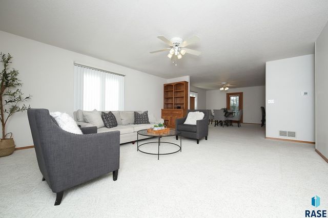 603 W 7th St Street, Dell Rapids, SD 57022