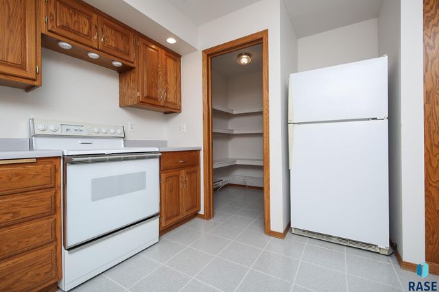 603 W 7th St Street, Dell Rapids, SD 57022