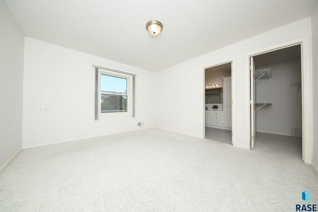 603 W 7th St Street, Dell Rapids, SD 57022