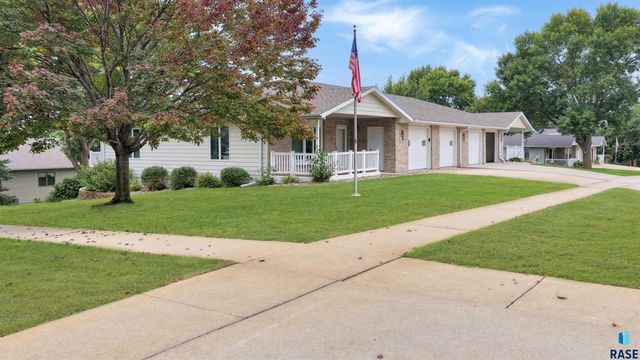 603 W 7th St Street, Dell Rapids, SD 57022