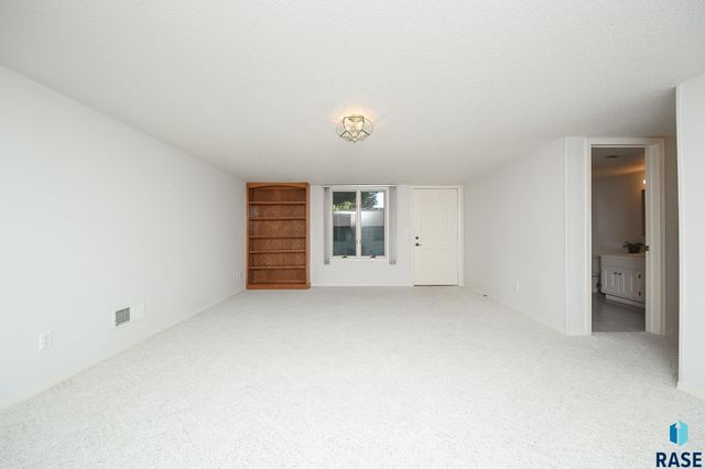 603 W 7th St Street, Dell Rapids, SD 57022