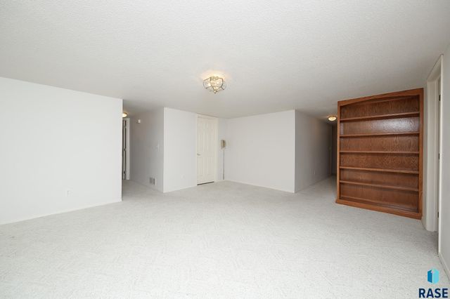 603 W 7th St Street, Dell Rapids, SD 57022