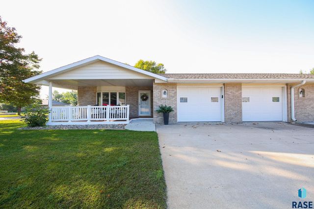 603 W 7th St Street, Dell Rapids, SD 57022