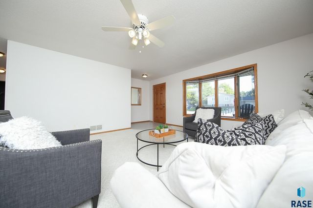 603 W 7th St Street, Dell Rapids, SD 57022