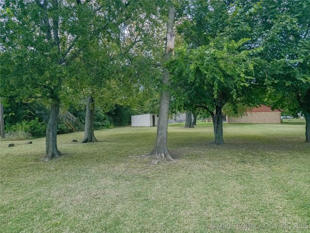 302 S 1st Street, Calera, OK 74730