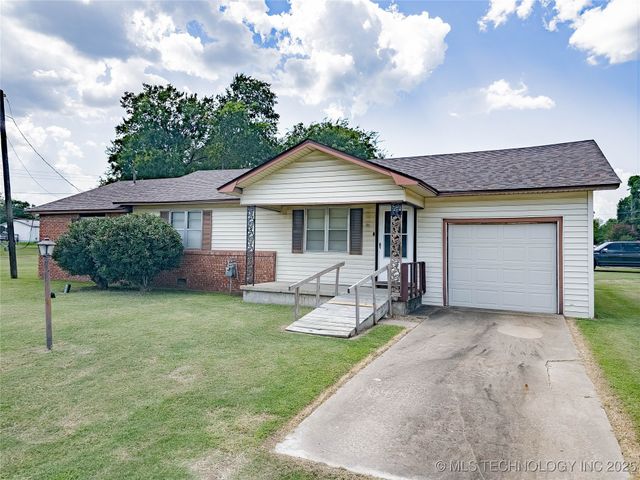 302 S 1st Street, Calera, OK 74730