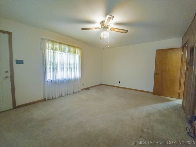 302 S 1st Street, Calera, OK 74730