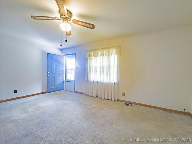 302 S 1st Street, Calera, OK 74730