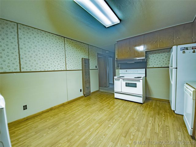 302 S 1st Street, Calera, OK 74730