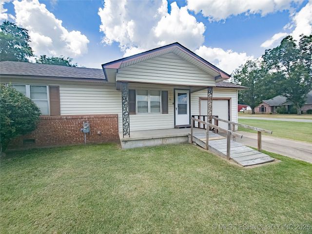 302 S 1st Street, Calera, OK 74730
