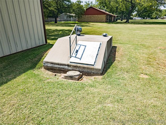 302 S 1st Street, Calera, OK 74730