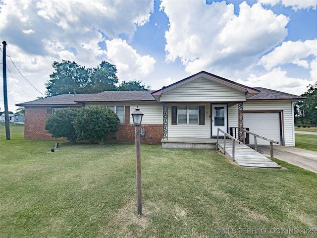 302 S 1st Street, Calera, OK 74730