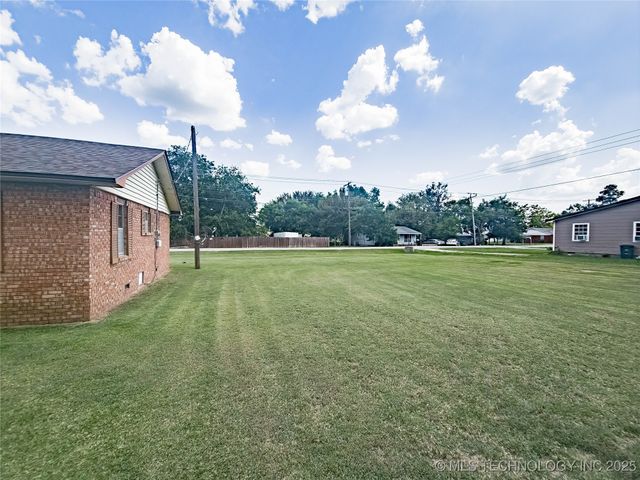 302 S 1st Street, Calera, OK 74730