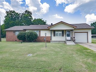 302 S 1st Street, Calera, OK 74730