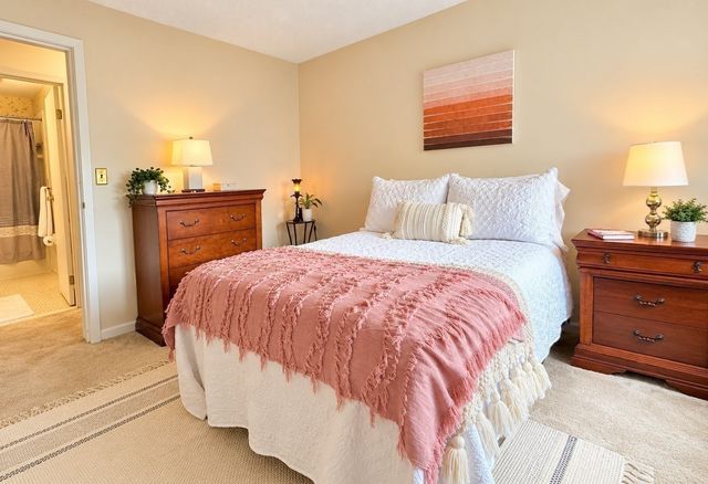 1 Summit Dr 57, Reading, MA 01867