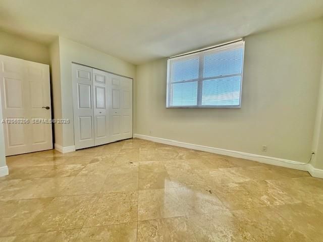 2450 NE 135th St 1005, North Miami, FL 33181