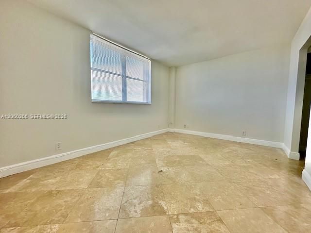 2450 NE 135th St 1005, North Miami, FL 33181