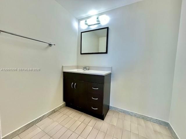 2450 NE 135th St 1005, North Miami, FL 33181