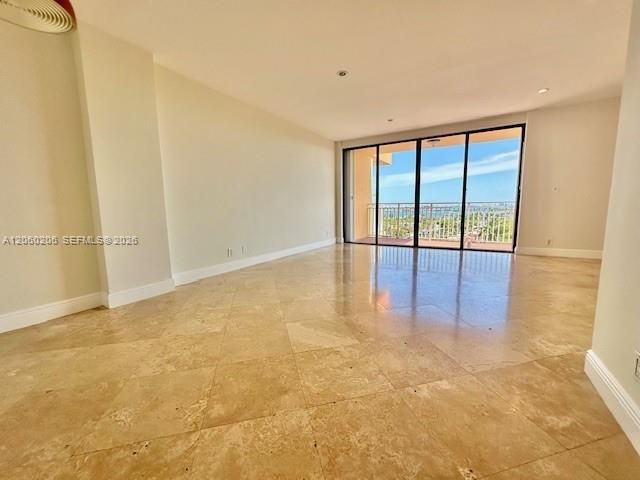 2450 NE 135th St 1005, North Miami, FL 33181
