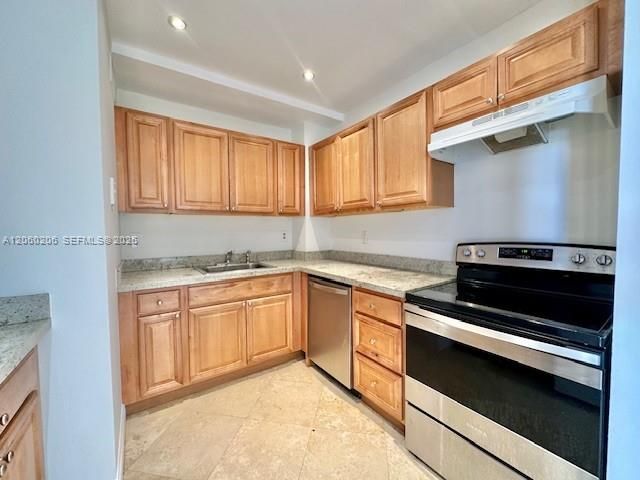 2450 NE 135th St 1005, North Miami, FL 33181