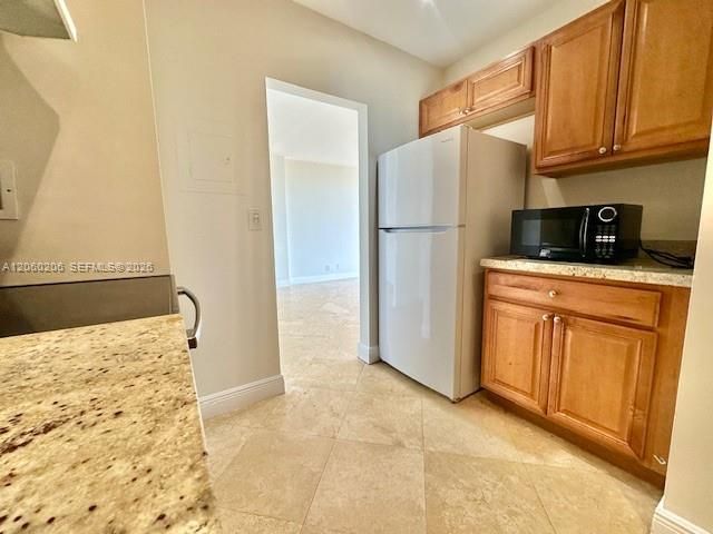 2450 NE 135th St 1005, North Miami, FL 33181
