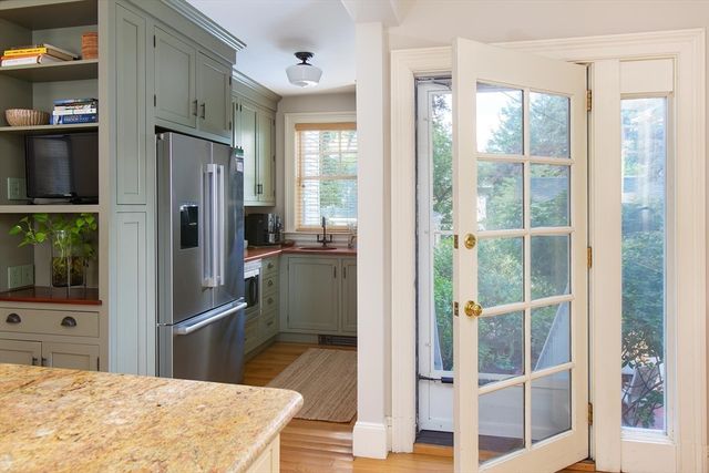 17 Coolidge St, Brookline, MA 02446