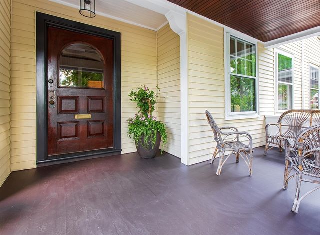 17 Coolidge St, Brookline, MA 02446