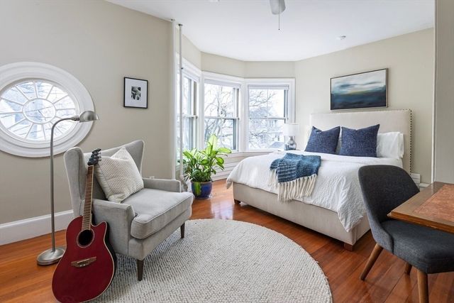 17 Coolidge St, Brookline, MA 02446