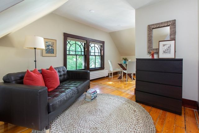 17 Coolidge St, Brookline, MA 02446