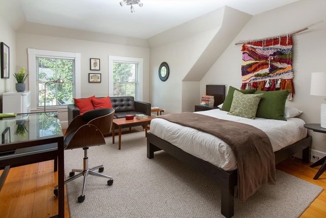 17 Coolidge St, Brookline, MA 02446