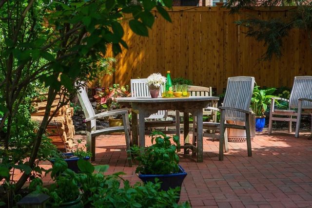 17 Coolidge St, Brookline, MA 02446