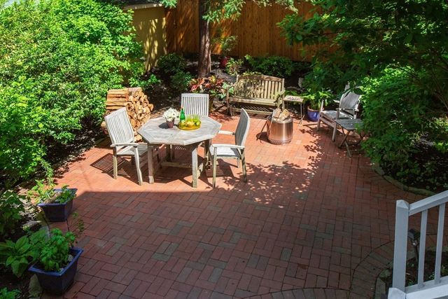 17 Coolidge St, Brookline, MA 02446