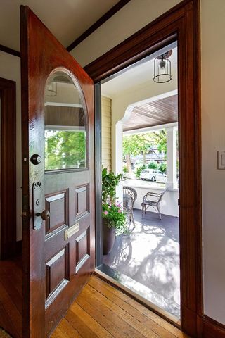 17 Coolidge St, Brookline, MA 02446