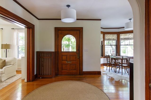 17 Coolidge St, Brookline, MA 02446