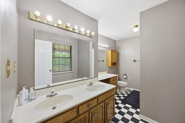 2553 Oak Shadows Drive, Chattanooga, TN 37421