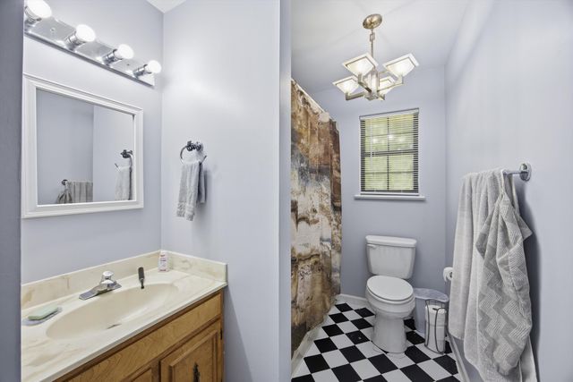 2553 Oak Shadows Drive, Chattanooga, TN 37421