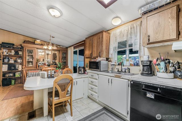 980 Falcon Road, Camano Island, WA 98282