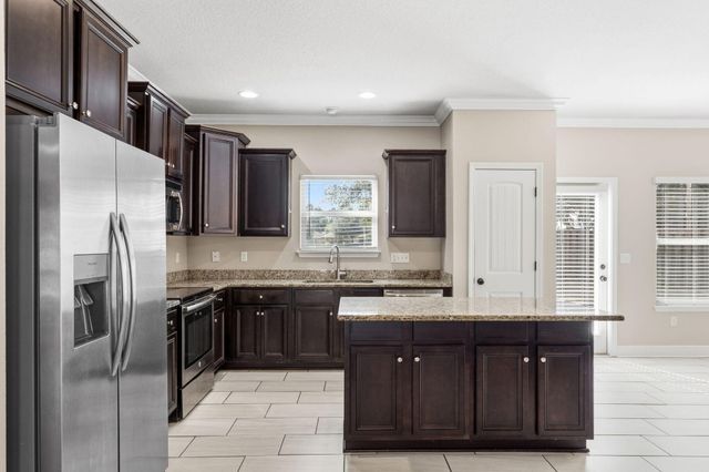 125 Whitman Way, Freeport, FL 32439