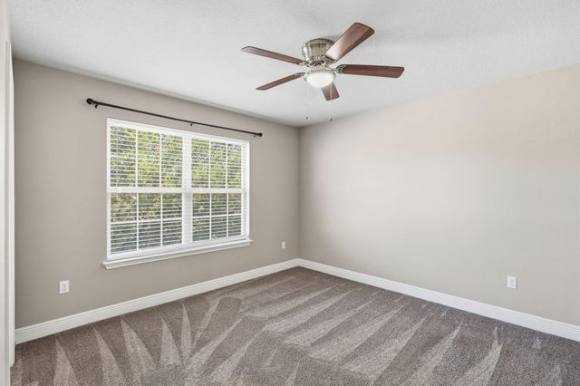 125 Whitman Way, Freeport, FL 32439